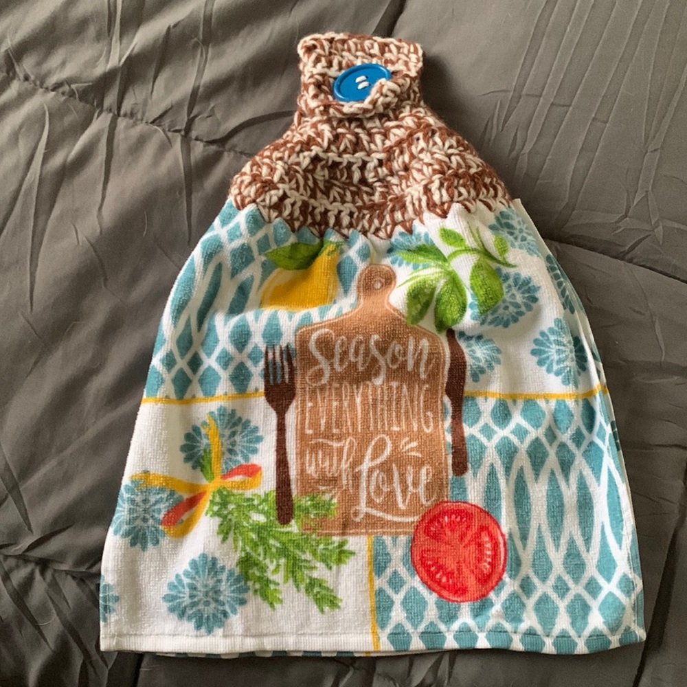 Brand new without tags decor dishtowel